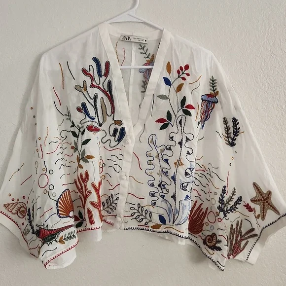 Zara White Oversized Blouse with Cuffed Sleeves - Picture 2 of 6